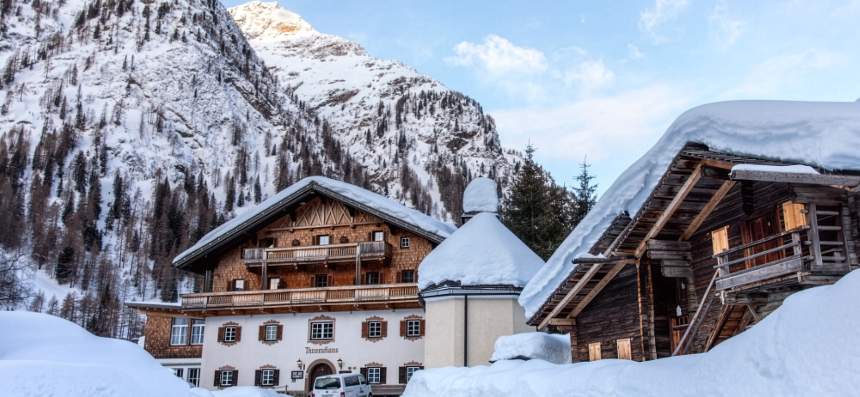 Tauernhaus Winter von oben