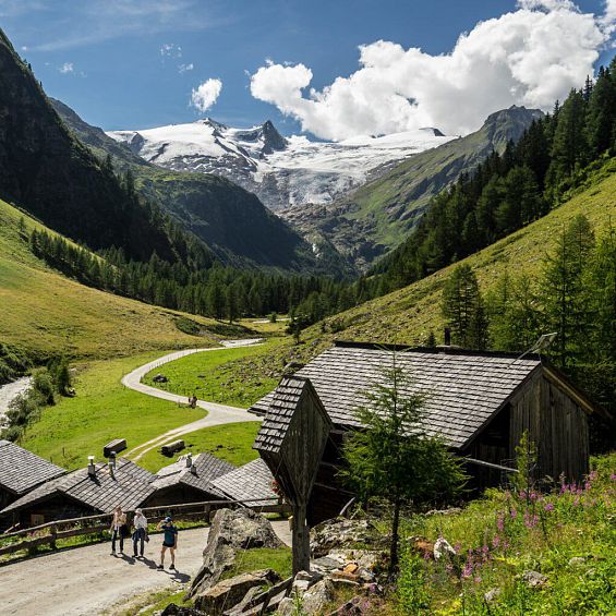 Hut-Tours